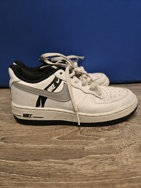 Nike Kids White and Black Sneakers